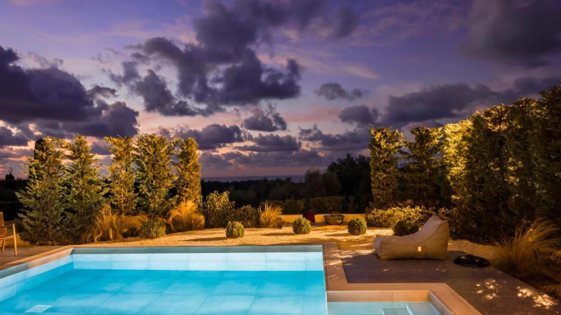 Nirvana - Unalome Villas Antipata
