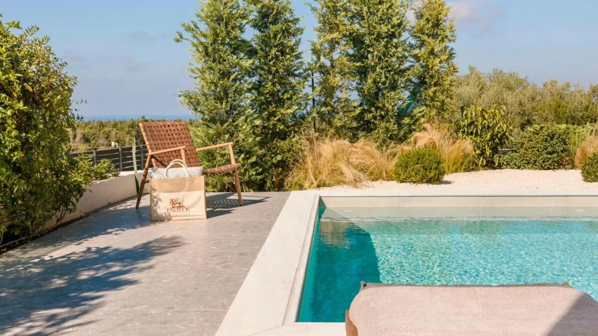 Nirvana - Unalome Villas Antipata  Grèce